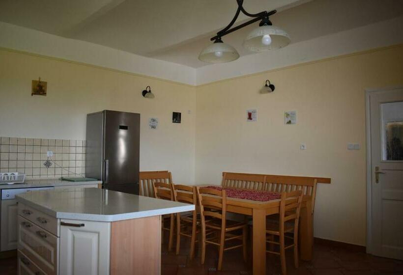 Hostel Kmetija Frangež