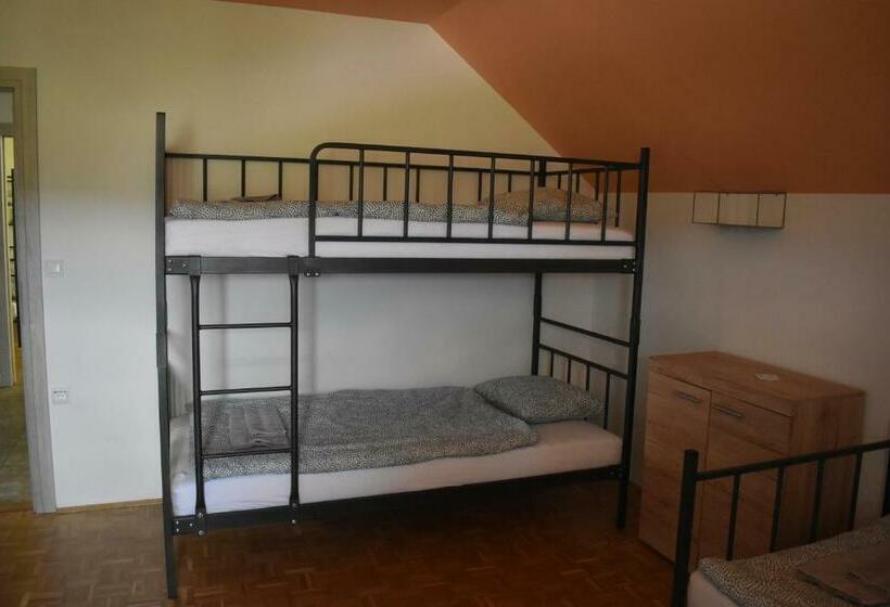 Hostel Kmetija Frangež