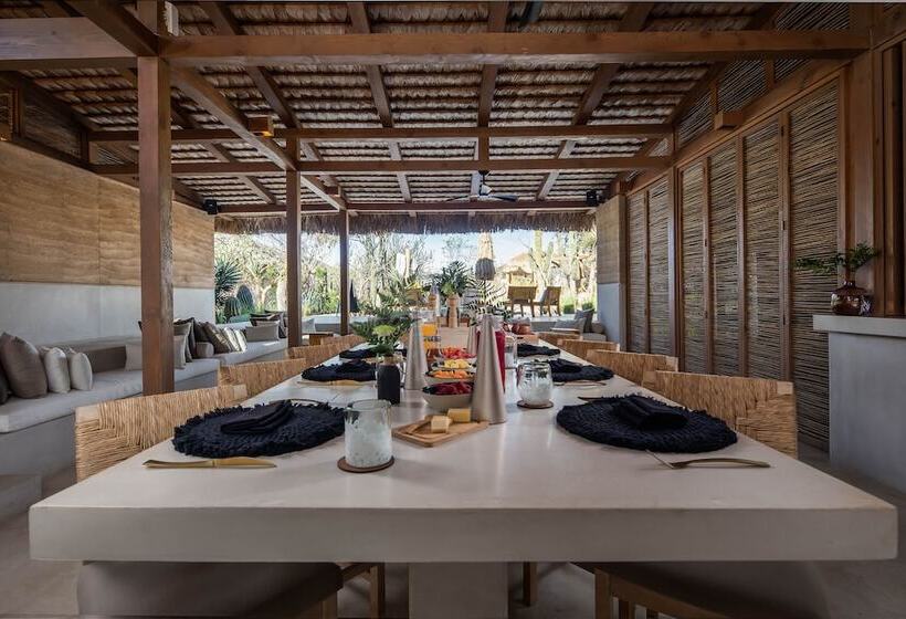 ホテル El Perdido Desert Dream