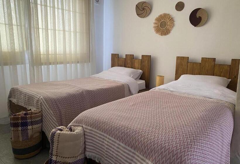 בית מלון כפרי Sunside Inn