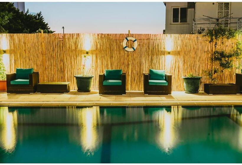 בית מלון כפרי Sunside Inn