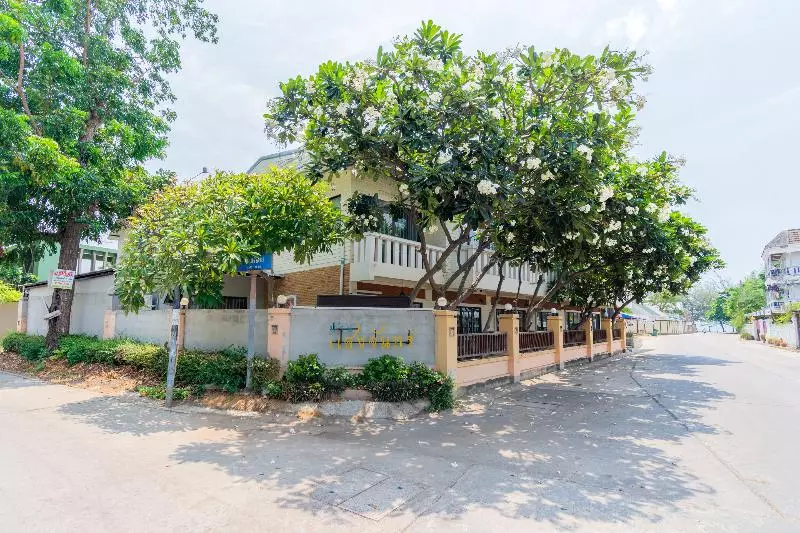 Hotel Baan Sang Chan