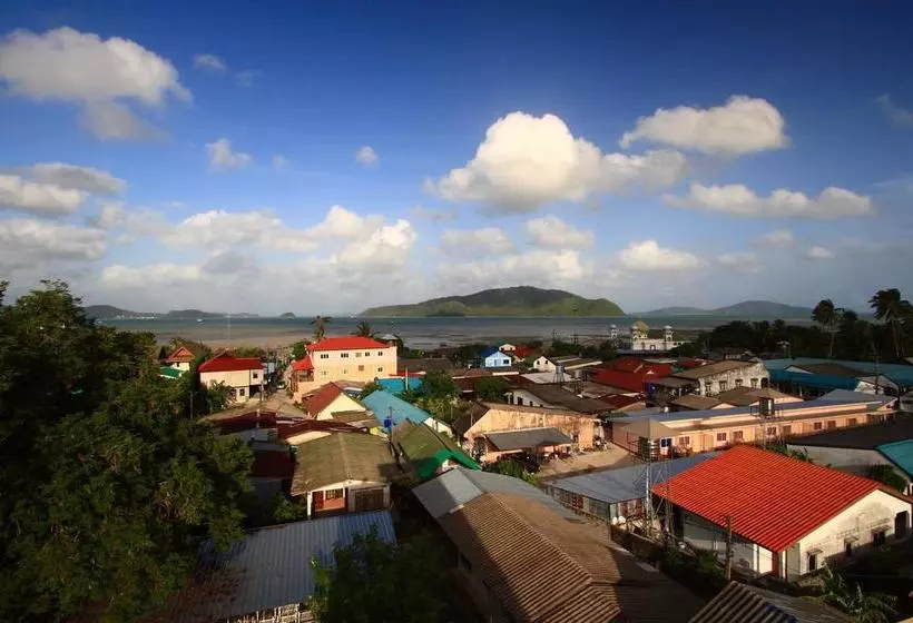 ホテル Baan Yuwanda Phuket Resort