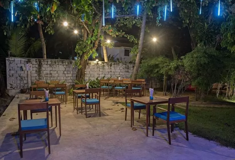 Отель Blu' Beach Bungalows