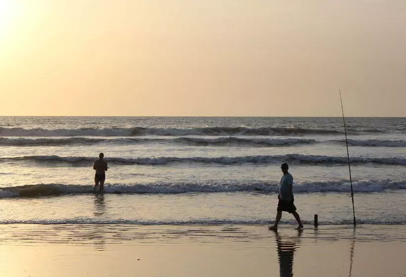 هتل Footsteps Eco Lodge