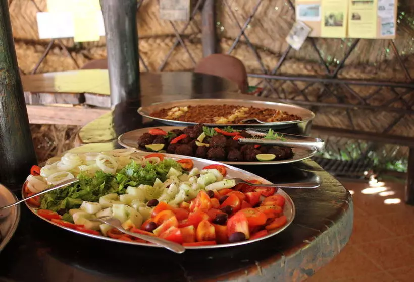 هتل Footsteps Eco Lodge