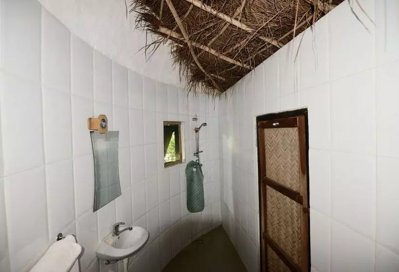 هتل Footsteps Eco Lodge