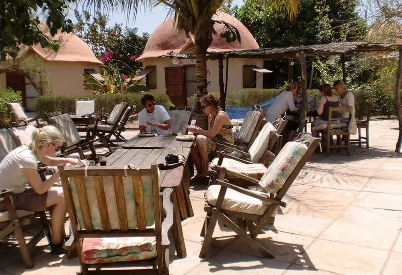 هتل Footsteps Eco Lodge