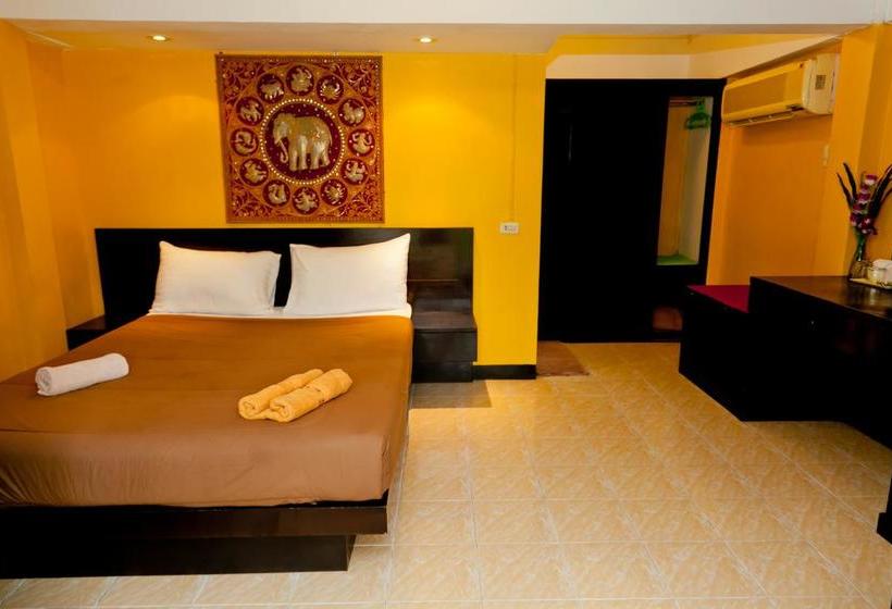 هتل Full Moon Beach Resort