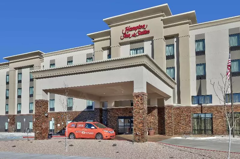 هتل Hampton Inn & Suites Albuquerque Airport
