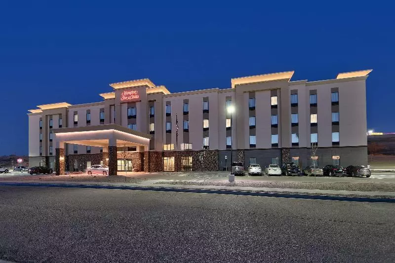 هتل Hampton Inn & Suites Albuquerque Airport
