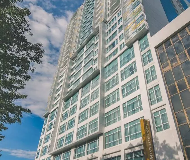 Отель Mercure Kota Kinabalu City Centre