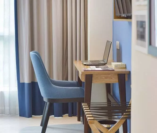 Отель Mercure Kota Kinabalu City Centre