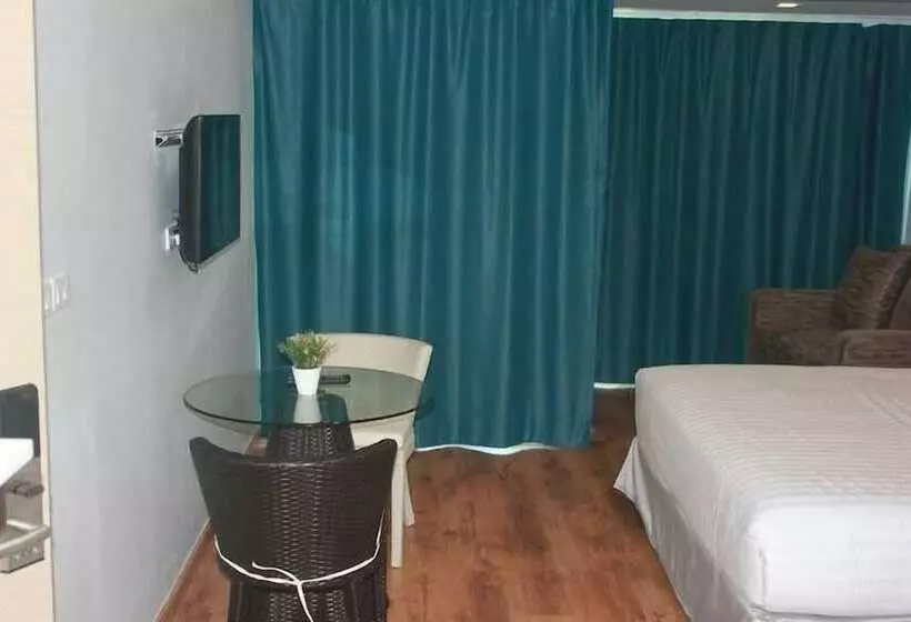 Отель Nantra Thongson Bay Resort & Villas