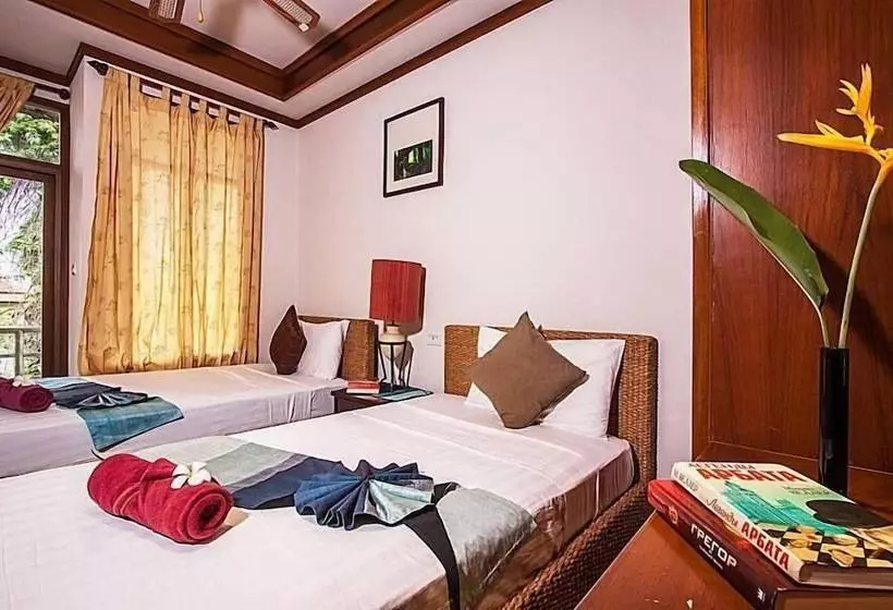 Отель Nantra Thongson Bay Resort & Villas