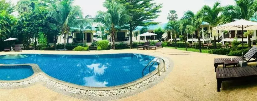 Отель N.t. Lanta Resort