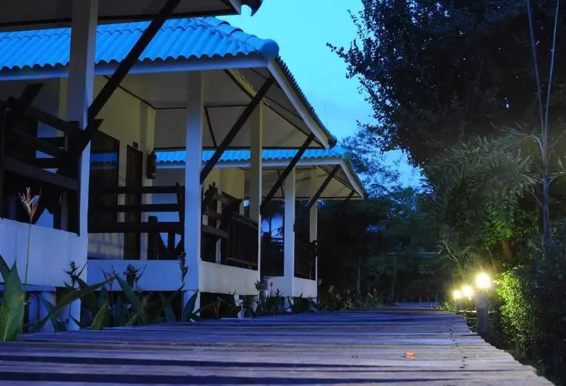 Отель N.t. Lanta Resort