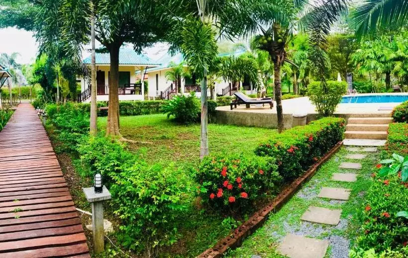 Отель N.t. Lanta Resort