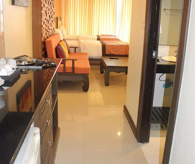 Hotel Sooksabai Jomtien Beach