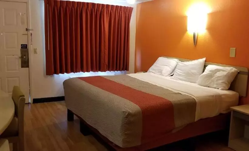 فندق على الطريق Fairbridge Inn Express London