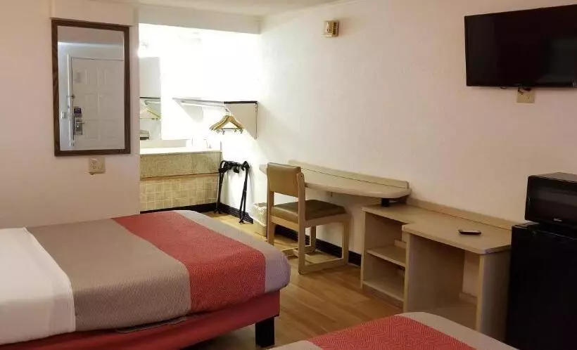 فندق على الطريق Fairbridge Inn Express London