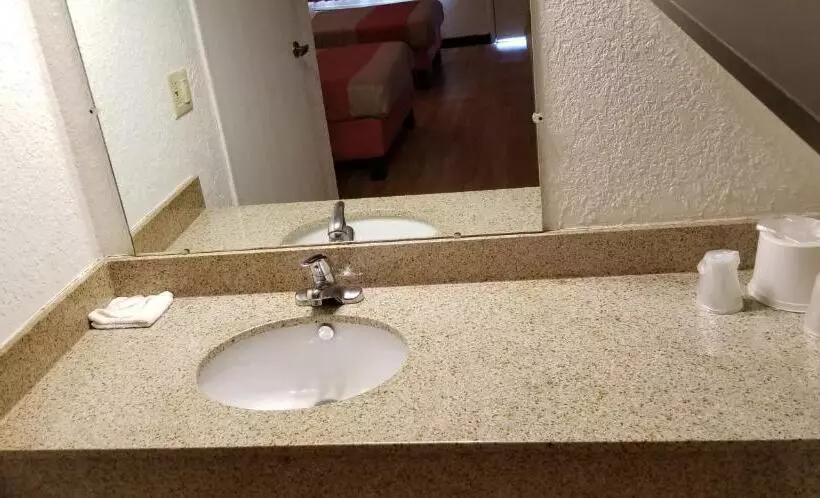 فندق على الطريق Fairbridge Inn Express London