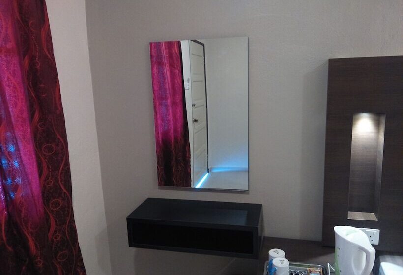 汽车旅馆  Ziella De Villa