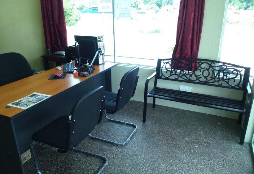 汽车旅馆  Ziella De Villa