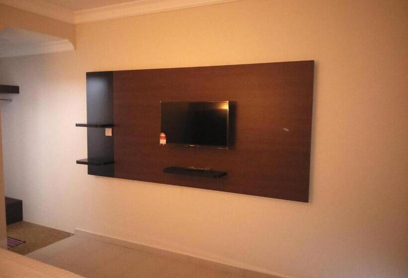 汽车旅馆  Ziella De Villa