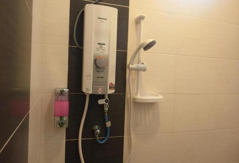 汽车旅馆  Ziella De Villa