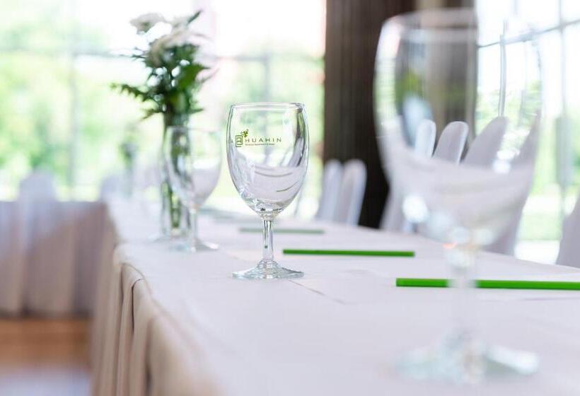 Silathip Huahin Serviced Apartment &