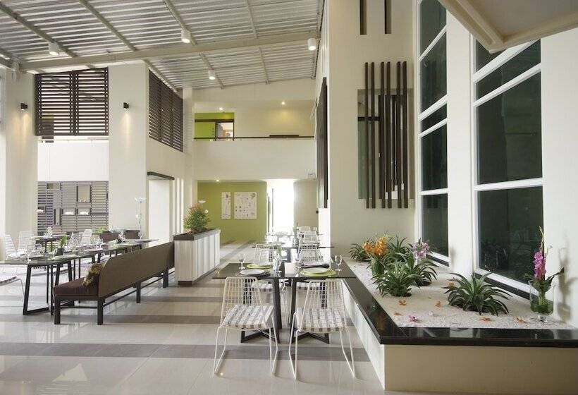 Silathip Huahin Serviced Apartment &