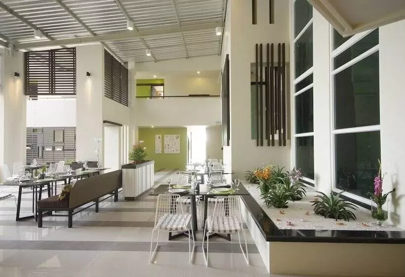 Silathip Huahin Serviced Apartment &