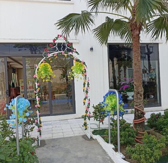 تختخواب و صبحانه Khách Sạn Xanh Tốt Flc Sầm Sơn