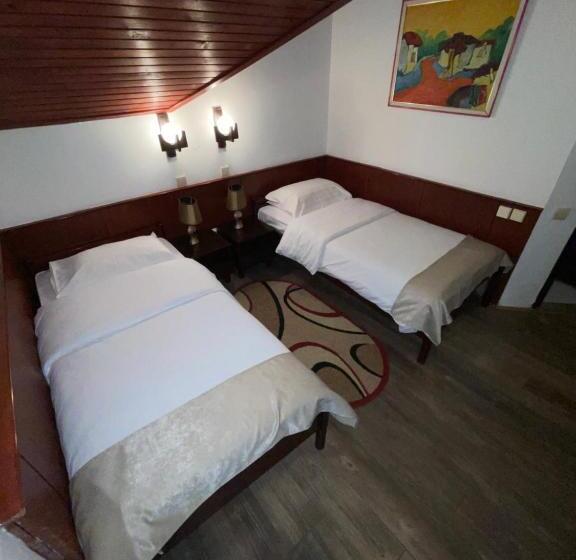 تختخواب و صبحانه Sobe Na Jošanici