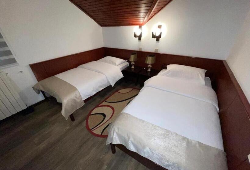 تختخواب و صبحانه Sobe Na Jošanici