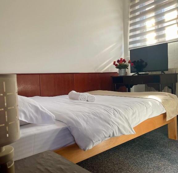 تختخواب و صبحانه Sobe Na Jošanici