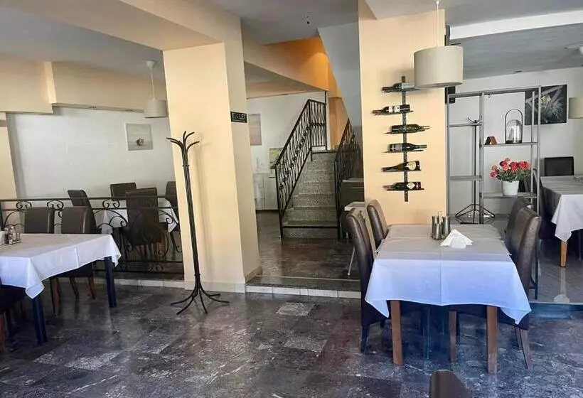 تختخواب و صبحانه Sobe Na Jošanici