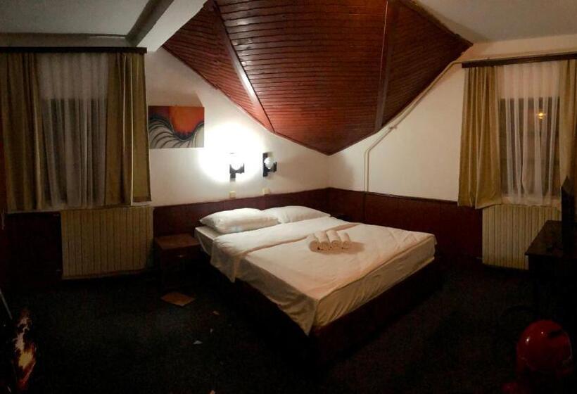 تختخواب و صبحانه Sobe Na Jošanici