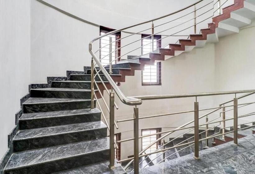 هتل Oyo Pool Villa Premium Home Stay Mysore