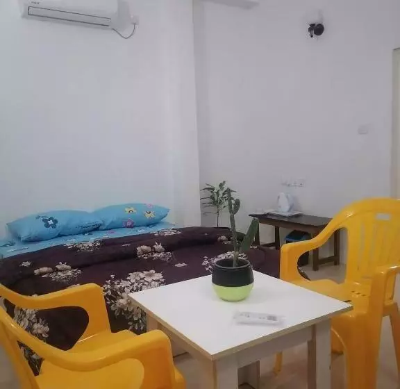 هتل The Rose Garden House, Addu City, Maldives