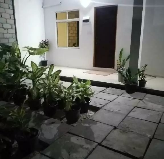 هتل The Rose Garden House, Addu City, Maldives