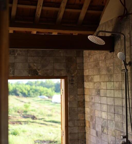 هتل Todo Farm Organic Farming & Retreat