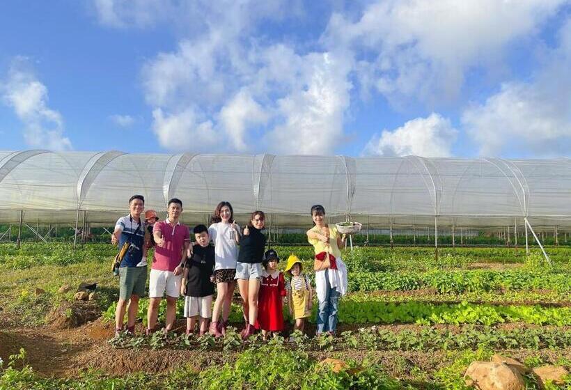 هتل Todo Farm Organic Farming & Retreat