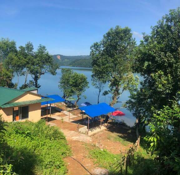 پانسیون Lake Wave Cottage & Restaurant