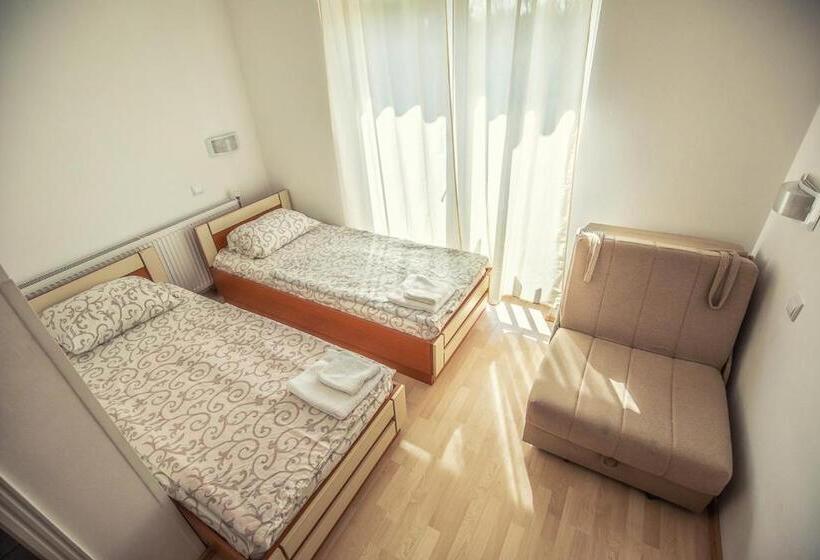 هاستل Adica Prenoćište Sport Wellness Centar   Bazeni