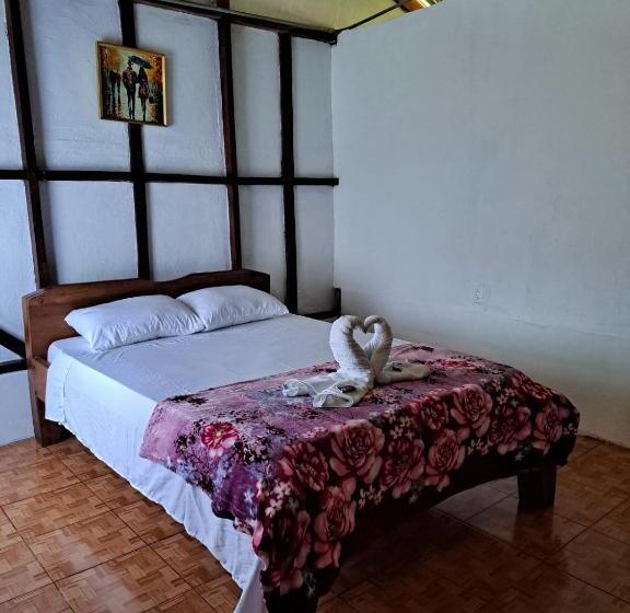 住宿加早餐  Posada Rio Celeste In