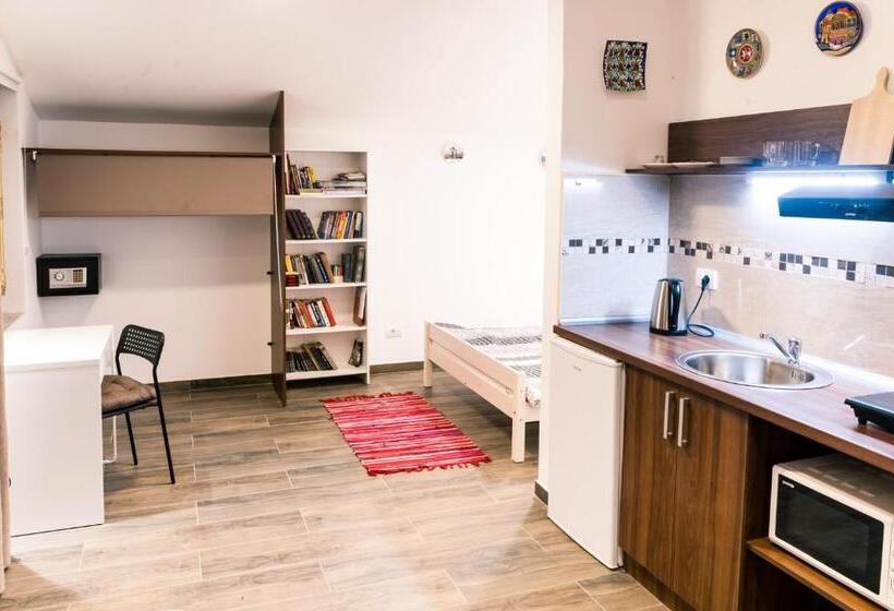 هتل Cider&squash, Grncarska 8, Prnjavor