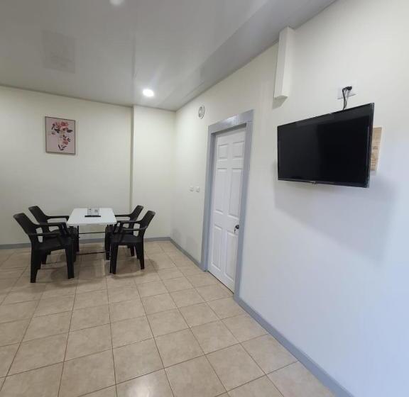 هتل Hostal Don Luis