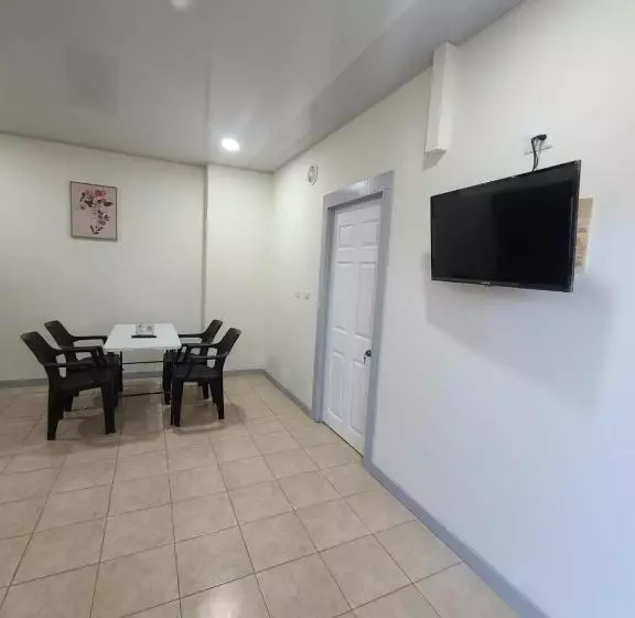 هتل Hostal Don Luis